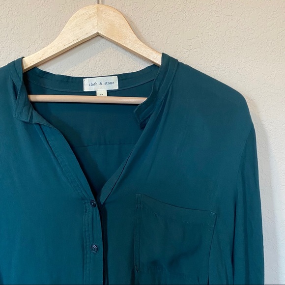 Cloth & stone forest green loose button-up blouse - Picture 2 of 2